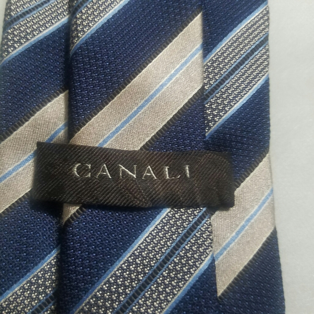 Stunning Mens Canali Tie - Picture 3 of 4